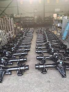 帶差速鎖的前后橋，鉗式剎車